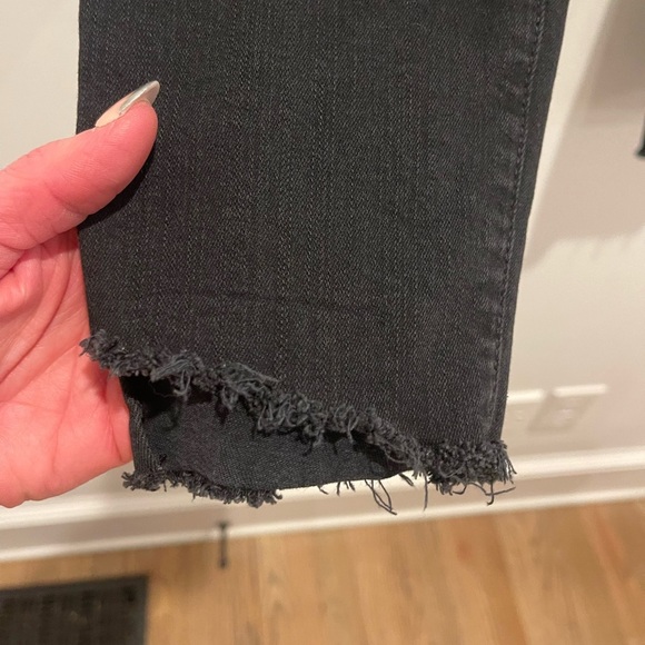 Mother The Stunner Zip Ankle Step Fray Jeans In Not Guilty Black Size 29 - Picture 8 of 15